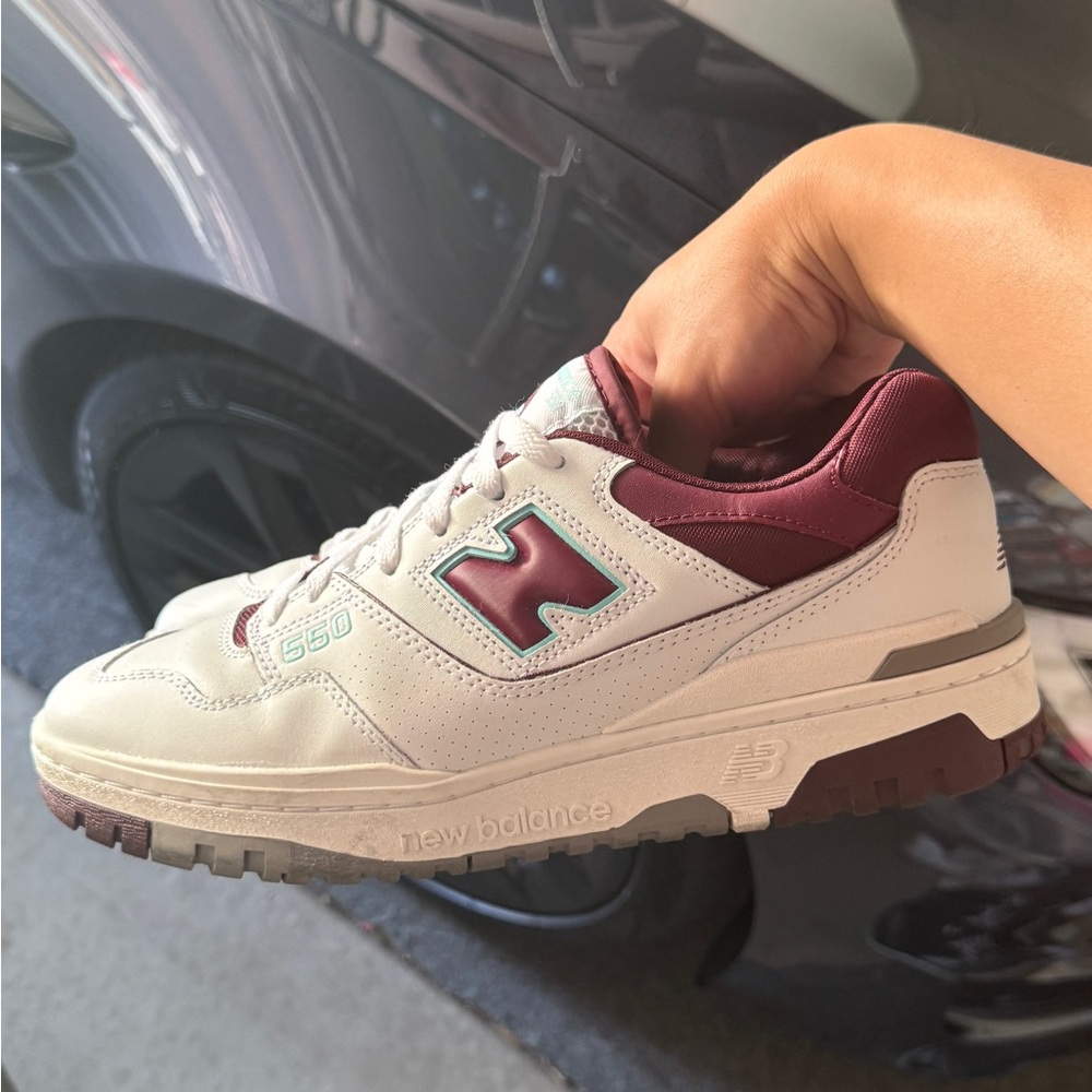 New Balance 550 Sneakers in white/burgundy/cyan